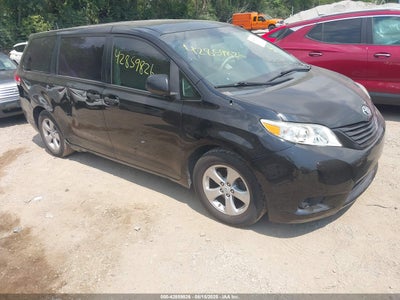 TOYOTA SIENNA 2011