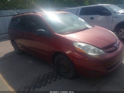 TOYOTA SIENNA 2010