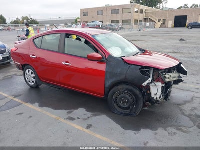 NISSAN VERSA 2015
