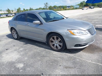 CHRYSLER 200 2013