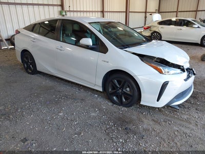 TOYOTA PRIUS 2021