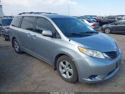 TOYOTA SIENNA 2011