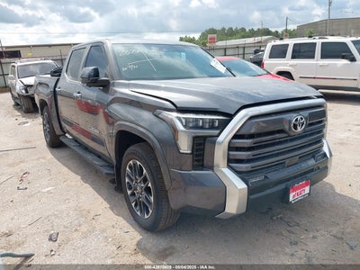 TOYOTA TUNDRA 2025