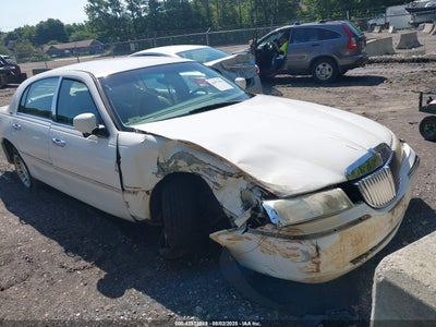 LINCOLN TOWN CAR 2000