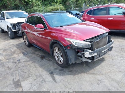INFINITI QX30 2017