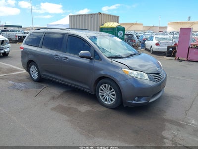 TOYOTA SIENNA 2014