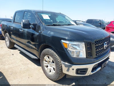 NISSAN TITAN 2019
