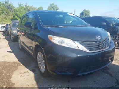 TOYOTA SIENNA 2015