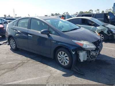 TOYOTA PRIUS PLUG-IN 2014