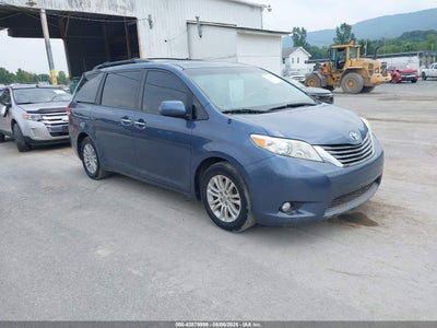 TOYOTA SIENNA 2013