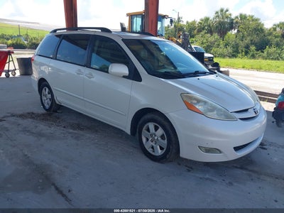 TOYOTA SIENNA 2010