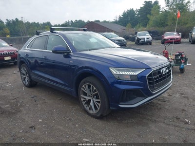AUDI Q8 2021