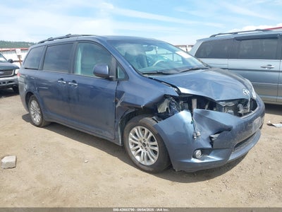 TOYOTA SIENNA 2013