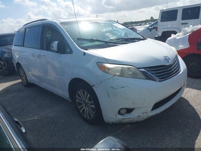 TOYOTA SIENNA 2014