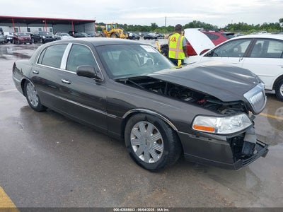 LINCOLN TOWN CAR 2005
