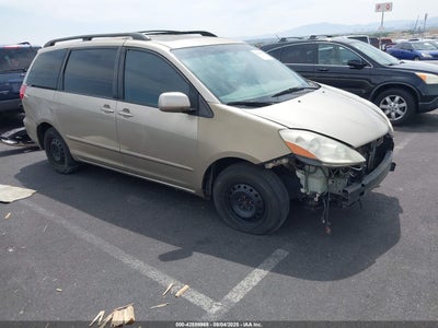 TOYOTA SIENNA 2010
