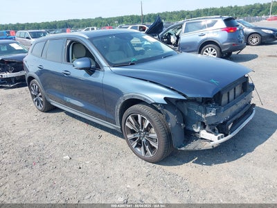 VOLVO V60 CROSS COUNTRY 2021