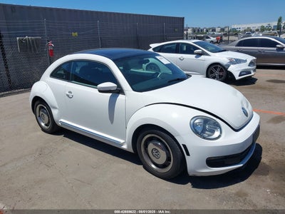 VOLKSWAGEN BEETLE 2012