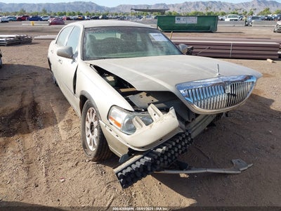 LINCOLN TOWN CAR 2009