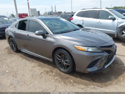 TOYOTA CAMRY 2020