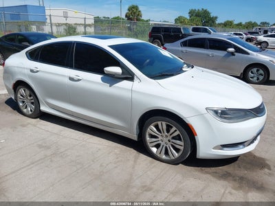 CHRYSLER 200 2015