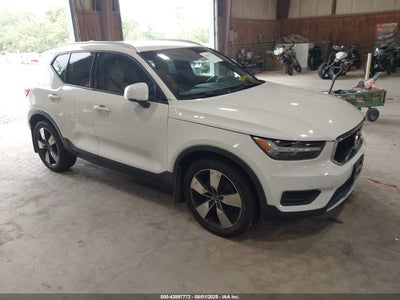 VOLVO XC40 2020