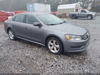 VOLKSWAGEN PASSAT 2013