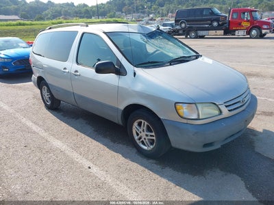TOYOTA SIENNA 2002