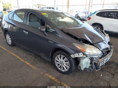 TOYOTA PRIUS PLUG-IN 2015