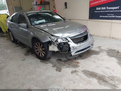 CHRYSLER 200 2013