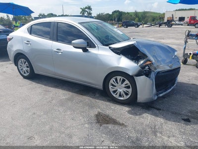 TOYOTA YARIS 2020