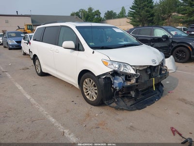 TOYOTA SIENNA 2014