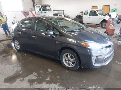 TOYOTA PRIUS PLUG-IN 2014