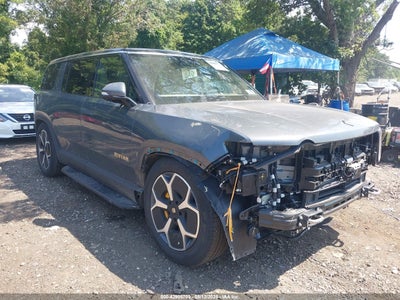 RIVIAN R1S 2023