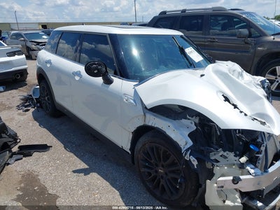 MINI CLUBMAN 2024