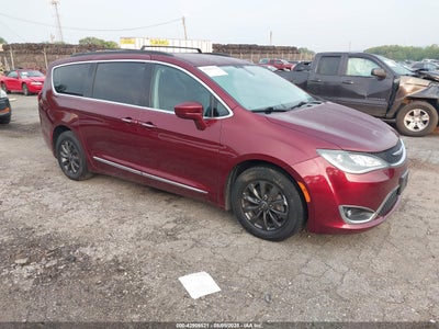 CHRYSLER PACIFICA 2017