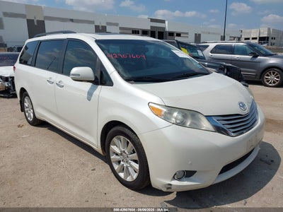 TOYOTA SIENNA 2013