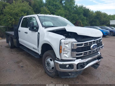 FORD F-350 CHASSIS 2025