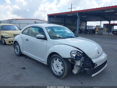 VOLKSWAGEN BEETLE 2015