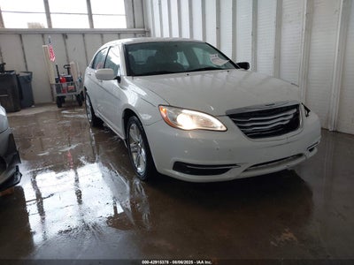 CHRYSLER 200 2013