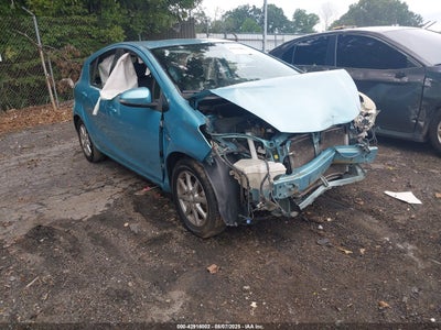 TOYOTA PRIUS C 2013