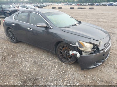 NISSAN MAXIMA 2010