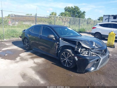 TOYOTA CAMRY 2018