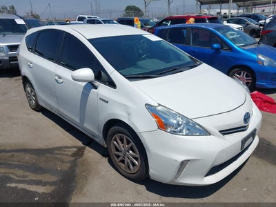 TOYOTA PRIUS V 2012