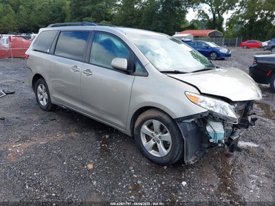 TOYOTA SIENNA 2017