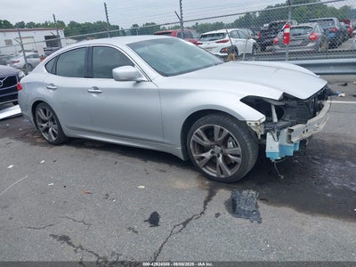 INFINITI M37 2013