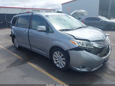 TOYOTA SIENNA 2015
