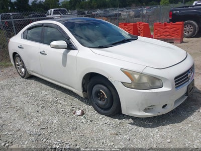 NISSAN MAXIMA 2010