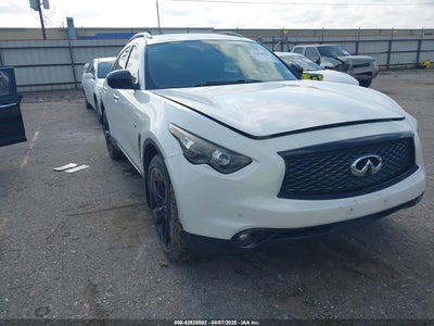 INFINITI QX70 2017