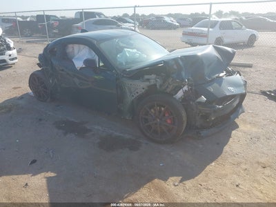 TOYOTA GR86 2025